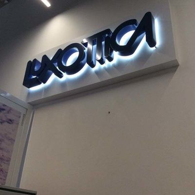 Signaal achtergrondverlichting Logo LED-letters met zacht warm wit licht