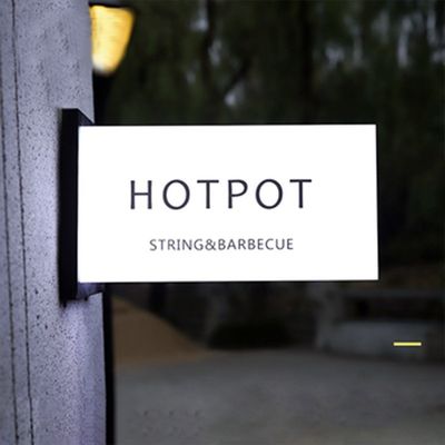 Persoonlijke grootte Buitenlichtdoos Schild met roestvrijstalen frame en LED-lichtbron