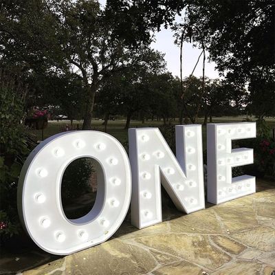 12V Input Voltage Grote verlichte 3D Letters Marry Me LED Marquee Sign voor bruiloft