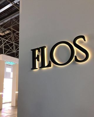 Op maat gemaakte metalen borden met geborstelde aluminium letters en LED-achterlicht