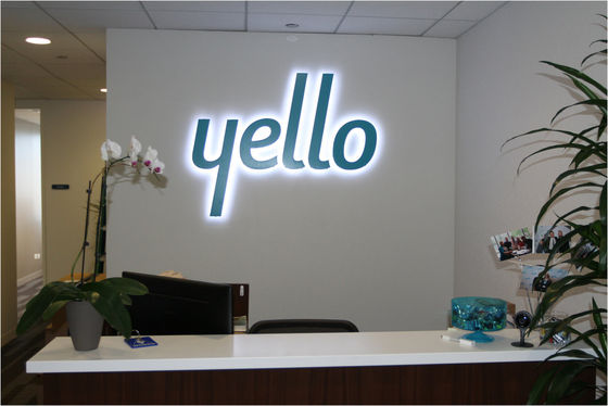 Acryl-elektronisch verlicht bord Custom 3D metaal logo LED achtergrondverlicht bord voor ziekenhuizen