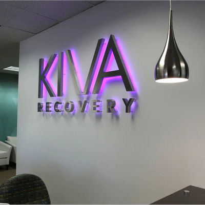50000 uur werken Levensduur Custom Outdoor Channel Letter Sign met LED achtergrondverlichting