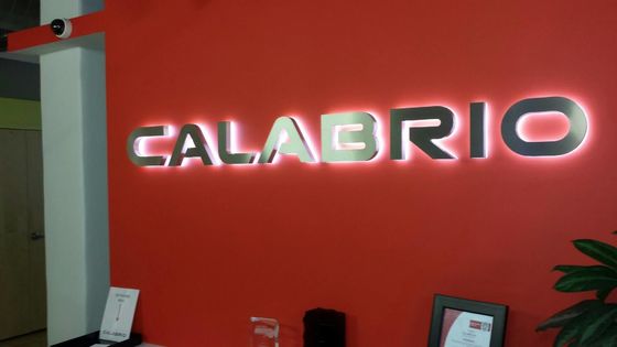 50000 uur werken Levensduur Custom Outdoor Channel Letter Sign met LED achtergrondverlichting