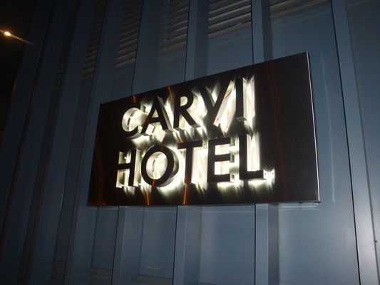 50000 uur werken Levensduur Custom Outdoor Channel Letter Sign met LED achtergrondverlichting