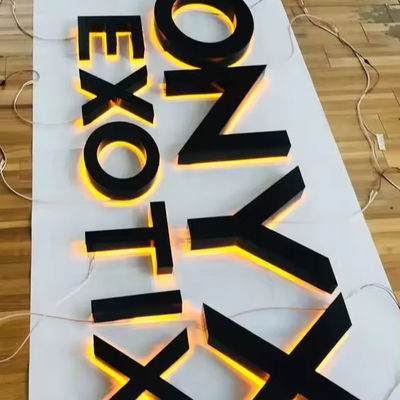 Outdoor roestvrijstalen logo zakelijke muur Maak een verklaring met achtergrond letters